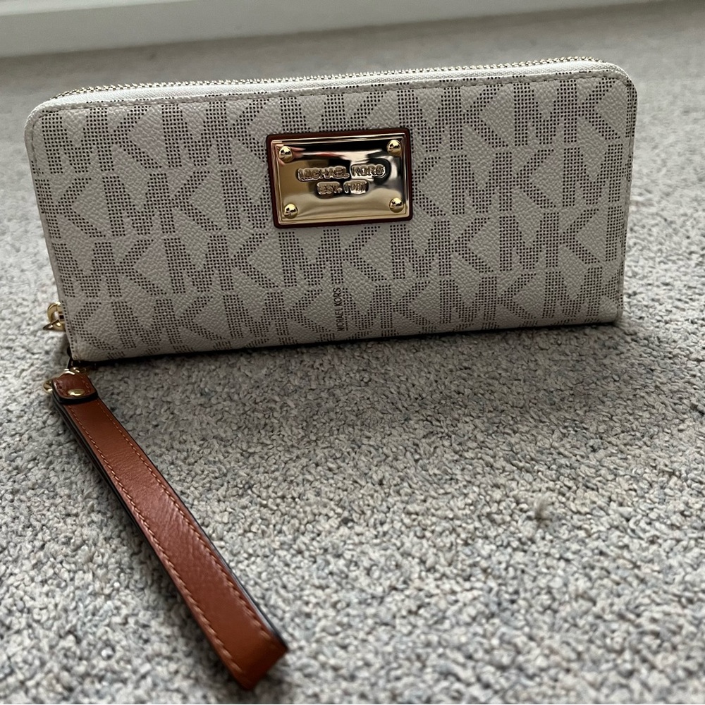Michael Kors Large Logo Continental Wallet